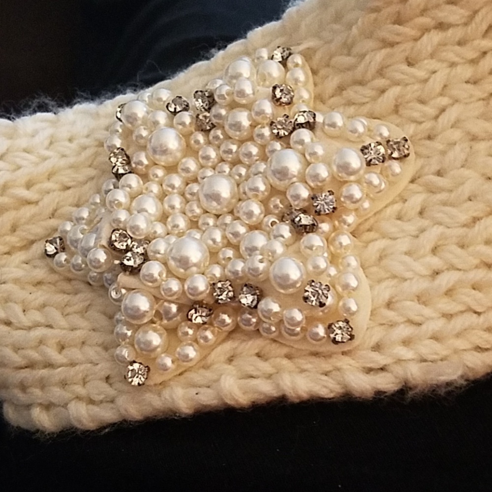 Warm yarn headband